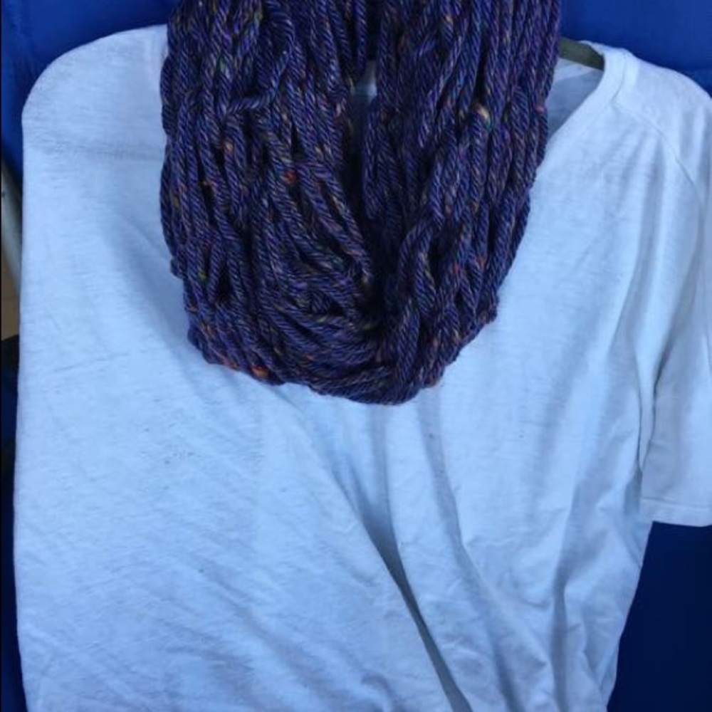 Homemade Armknit scarves - Picture 4 of 8